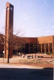 [photo, Courthouse, 100 West Patrick St., Frederick, Maryland]